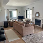 Ben - Private Pool Garden, Sun Day