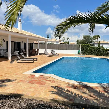 Ben - Private Pool Garden, Sun Day Албуфейра