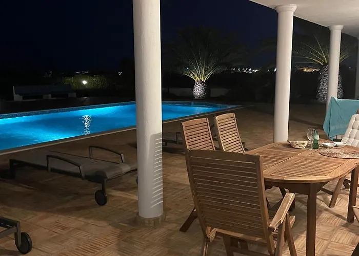 Ben - Private Pool Garden, Sun Day Villa